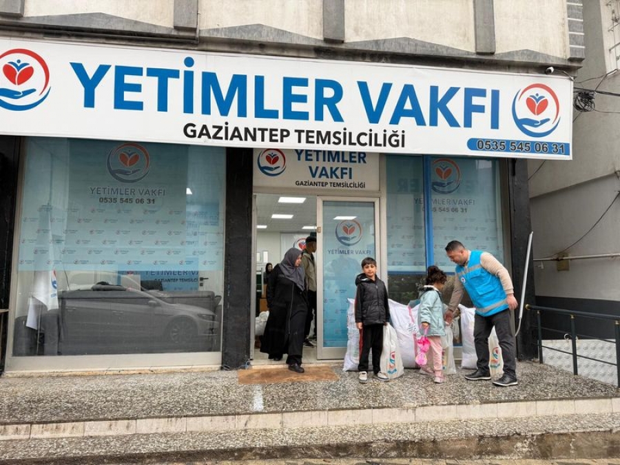 Gaziantep’te Yetimlere Gıda Yardımı Ulaştı